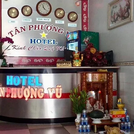 Tan Phuong Vu Hotel - 740/3 Su Van Hanh, Q10 - By Bay Luxury